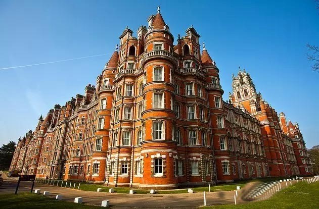 英國倫敦藝術大學作品集要求.jpg