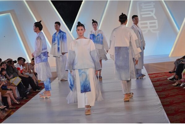 服裝設計專業作品集怎么弄？