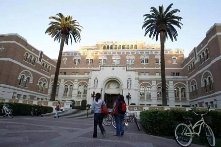 美國南加州大學電影專業排名情況如何？