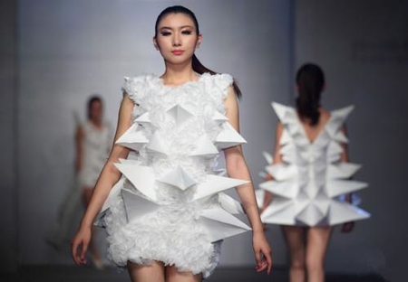 服裝設(shè)計(jì)留學(xué)哪里好？可以考慮這幾所院校