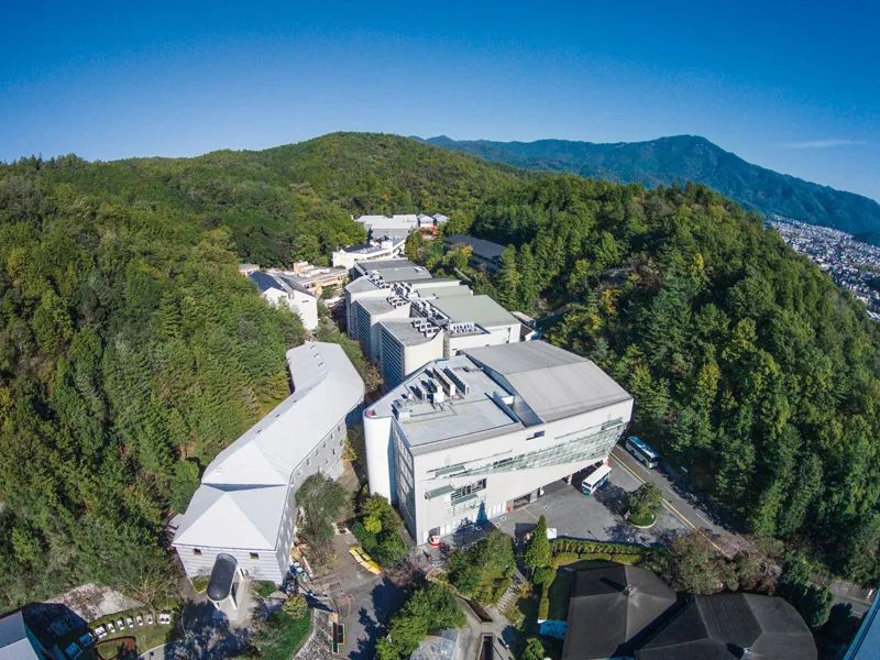 京都精華大學漫畫學部難考嗎？