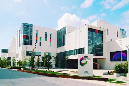 艾米麗卡爾藝術與設計大學學費是多少？