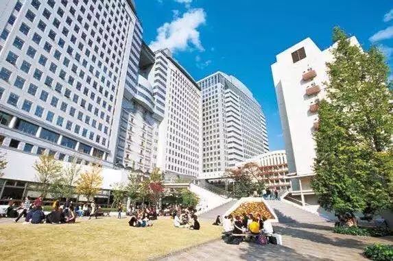 日本文化服裝學院世界排名第幾？