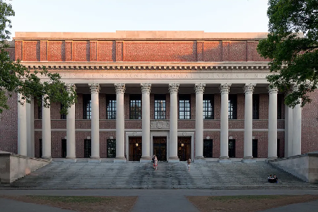 2025美國哈佛大學一年學費多少錢？